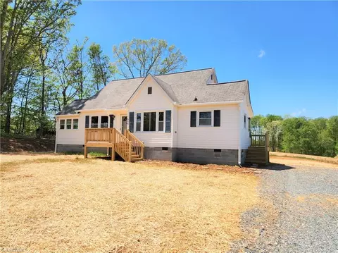 201 Star View Dr, King, NC 27021