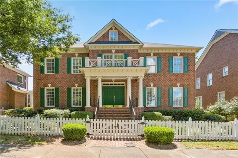 3 Thimbleberry Sq, Greensboro, NC 27455