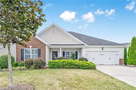 3427 Obsidian Ct, High Point, NC 27265
