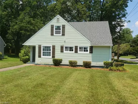 1223 Summit Ave, Greensboro, NC 27405