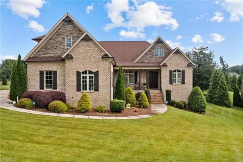 8884 Cravenwood Dr, Oak Ridge, NC 27310