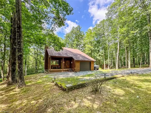 513 Jobs Rd, Laurel Springs, NC 28644