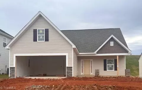 3507 River Farm Dr #381, Kernersville, NC 27284