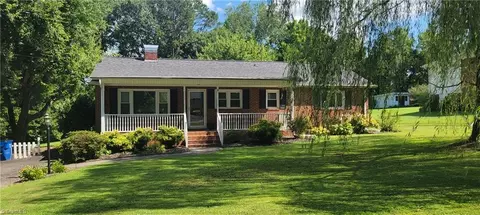 160 Williamson Ave, Mount Airy, NC 27030