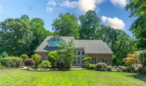 4001 Neuse Ct, Greensboro, NC 27407