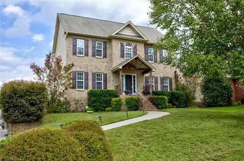 6923 Prairie Grove Dr, Clemmons, NC 27012