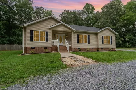 1713 Woodglo Dr, Asheboro, NC 27205