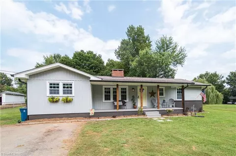 157 Taylor St, Yadkinville, NC 27055
