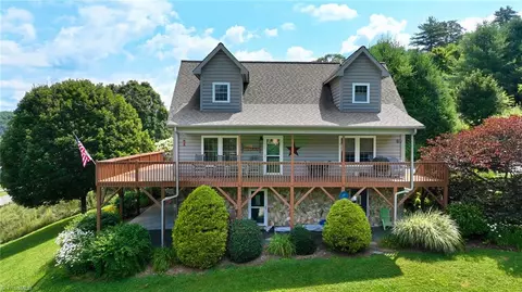 319 Green Meadows Dr, Todd, NC 28684