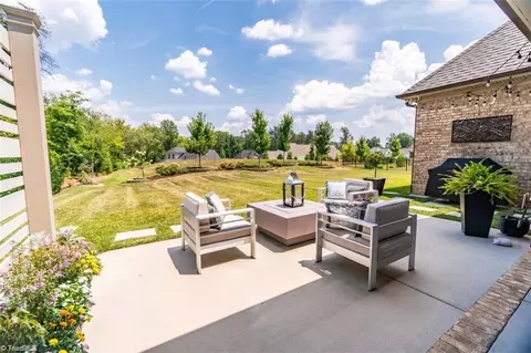 3932 Braddock Rd, High Point, NC 27265 photo 6