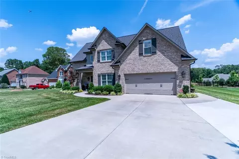 3932 Braddock Rd, High Point, NC 27265 photo 2