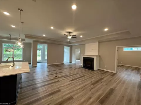 3449 Willowcrest St, High Point, NC 27265 photo 5