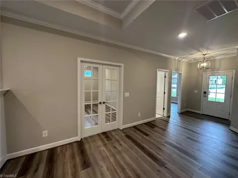 3449 Willowcrest St, High Point, NC 27265 photo 2