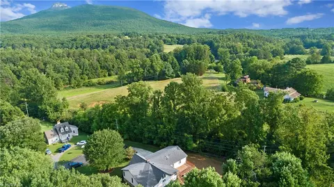 284 Buckingham Rd, Pinnacle, NC 27043 photo 2