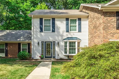 2438 Cottage Pl, Greensboro, NC 27455