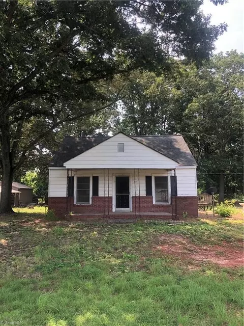 126 Twin Cedars Golf Rd, Mocksville, NC 27028