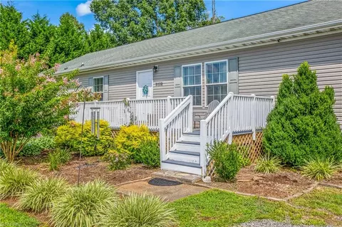 3132 Reece Rd, Boonville, NC 27011