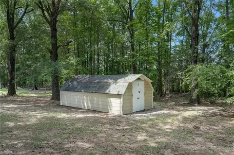 631 E Stadium Dr, Eden, NC 27288 photo 26