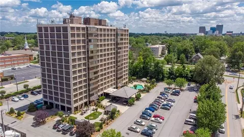 1101 Elm St N #905, Greensboro, NC 27401