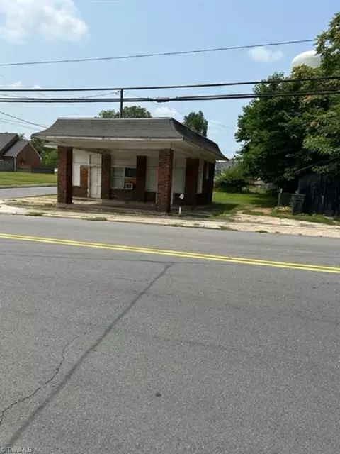 606 Barnes St, Reidsville, NC 27320