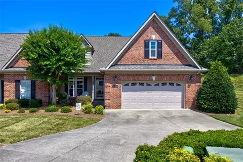 145 Turnbuckle Ct, Clemmons, NC 27012