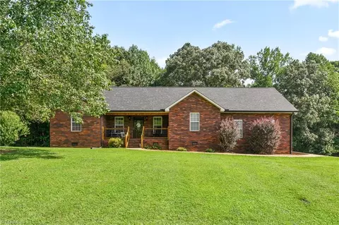 225 Willjose Dr, Lexington, NC 27295