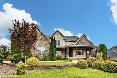 7090 Wyatt Dr, Summerfield, NC 27358