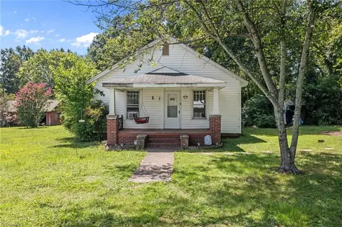 109 S Hundley Dr, Eden, NC 27288