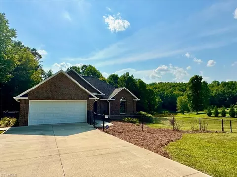 1130 Ring Rd, Westfield, NC 27053 photo 2