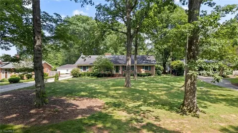 608 Rollingwood Dr, Greensboro, NC 27410