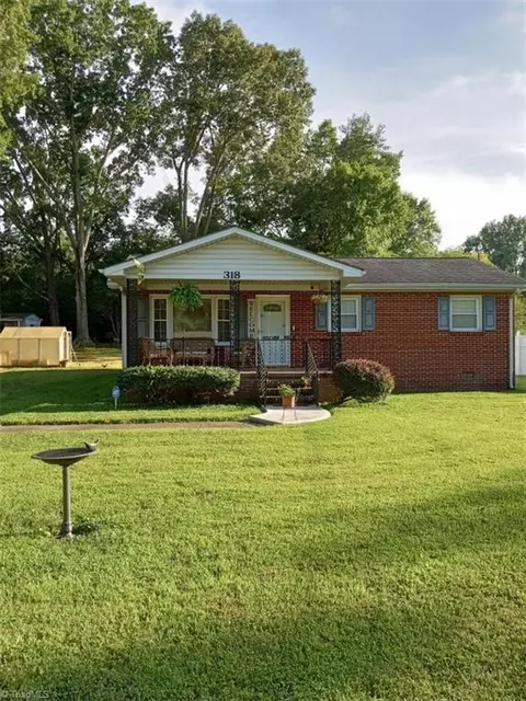 318 Bedford Dr, Eden, NC 27288