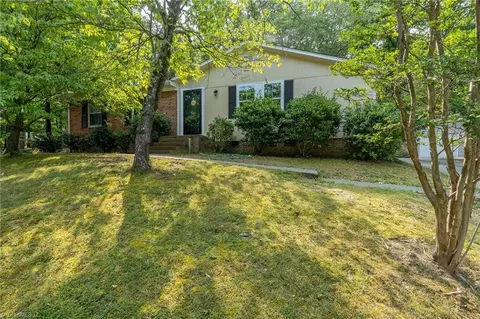 1914 Fox Creek Ct, High Point, NC 27265