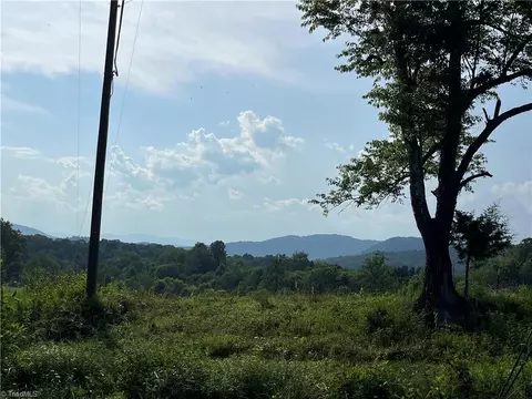 2558 Old Highway 60, Purlear, NC 28665 photo 32