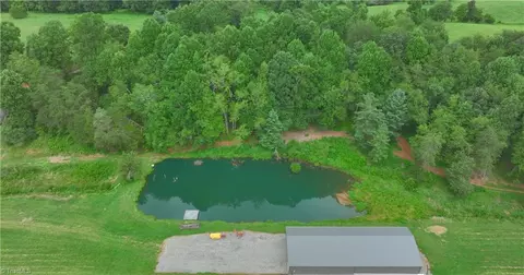 2558 Old Highway 60, Purlear, NC 28665 photo 46