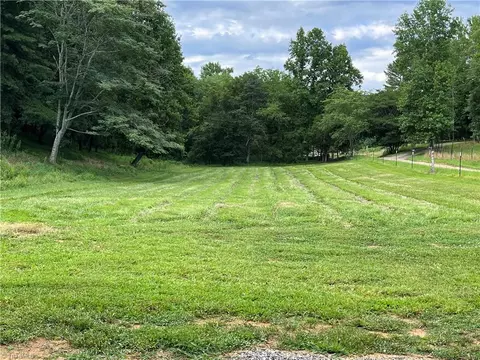 2558 Old Highway 60, Purlear, NC 28665 photo 17