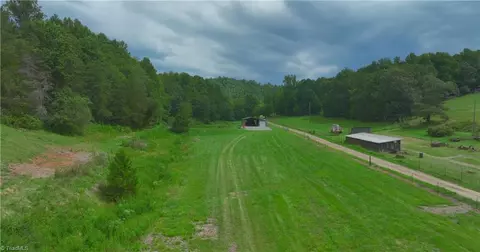 2558 Old Highway 60, Purlear, NC 28665 photo 12