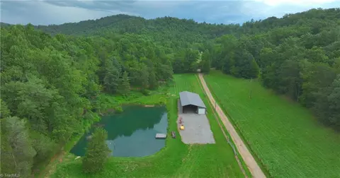 2558 Old Highway 60, Purlear, NC 28665 photo 47