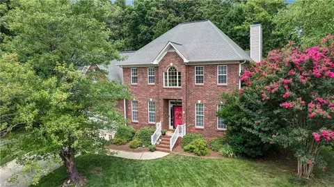 4 Silver Oak Ct, Greensboro, NC 27455