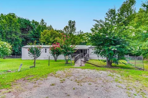 331 Buckner Pl, Thomasville, NC 27360