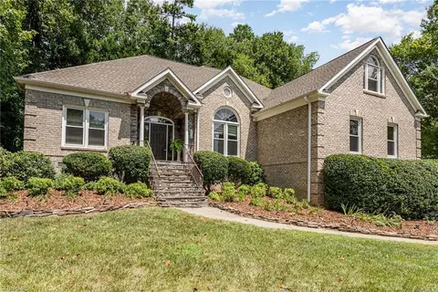 3216 Morris Farm Dr, Jamestown, NC 27282