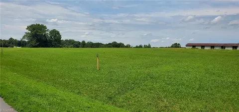 142 Galliher Rd, Harmony, NC 28634