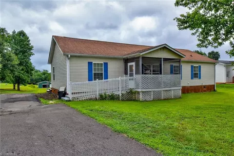 1114 Bryant Mill Rd, Ararat, NC 27007