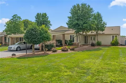 128 Spyglass Dr, Bermuda Run, NC 27006