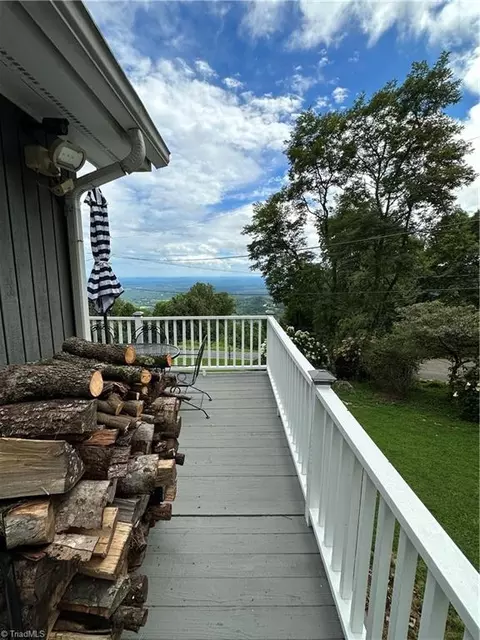 207 Yodler Way, Fancy Gap, VA 24328 photo 8