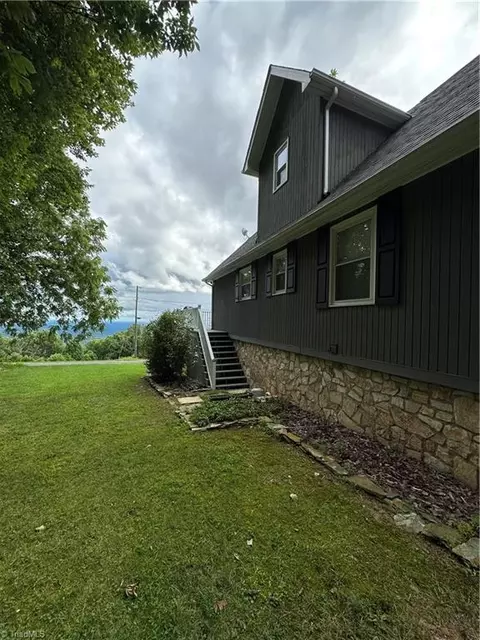 207 Yodler Way, Fancy Gap, VA 24328 photo 13