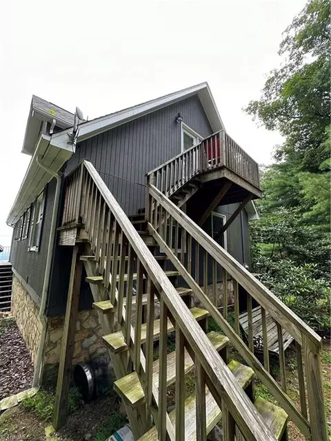 207 Yodler Way, Fancy Gap, VA 24328 photo 12