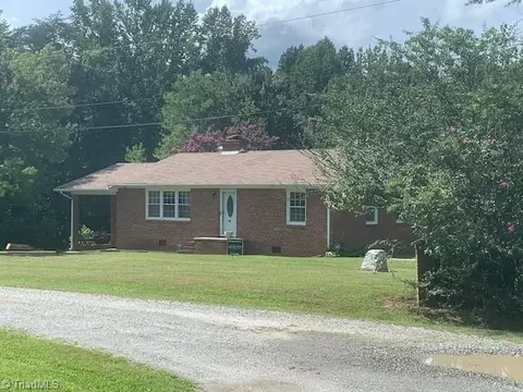 7709 Eversfield Rd, Summerfield, NC 27358
