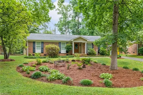 2706 Beaconwood Dr, Greensboro, NC 27455