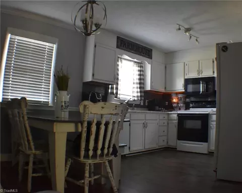109 Maple Ridge Dr, King, NC 27021 photo 3