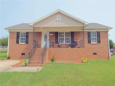 2203 Blair Khazan Dr, Greensboro, NC 27405